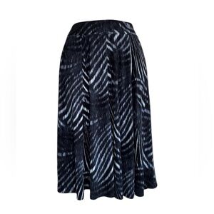 GRACE ELEMENTS Skirt bold black & grey feathery print, full, pull-on. XL
